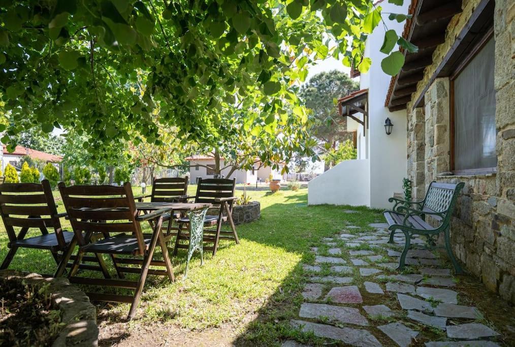 Traditionelles Appartement Athos Shadow Am Meer Paralia Sikias エクステリア 写真